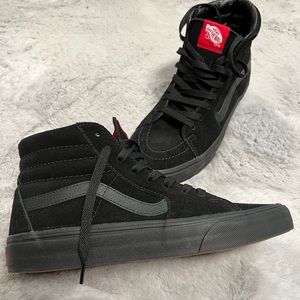 Vans SK8-HI size 9 black on black w/gum rubber sole